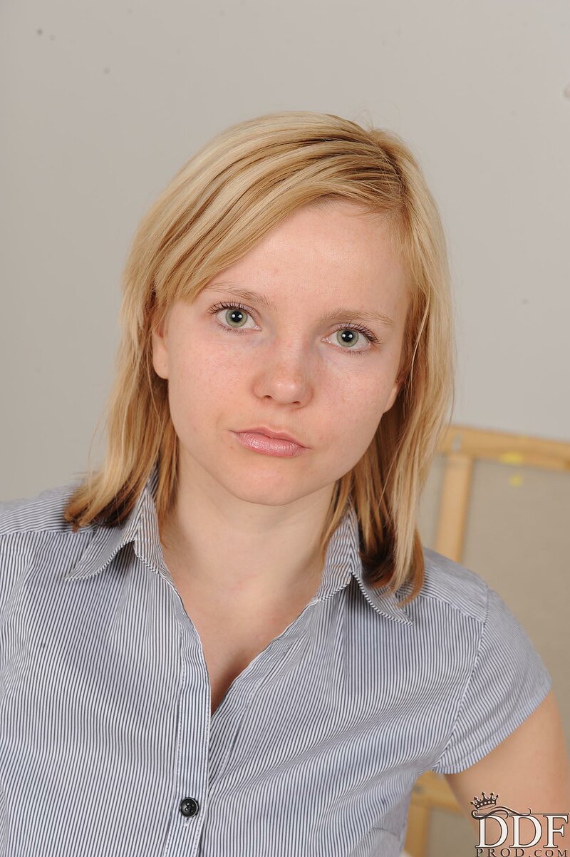 Юстричка, 23 года, 1 размер груди